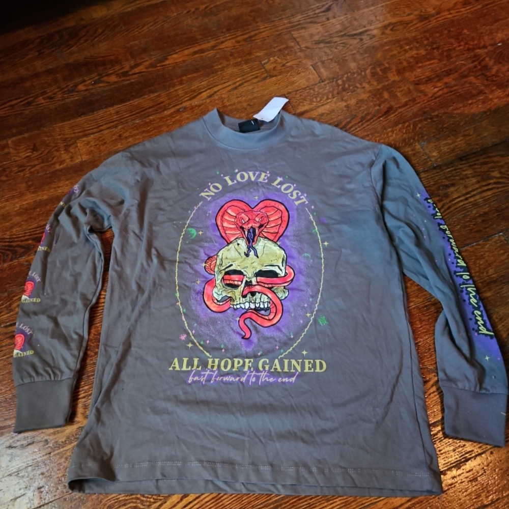 Empyre Long Sleeve Shirt with Skull and Heart Design